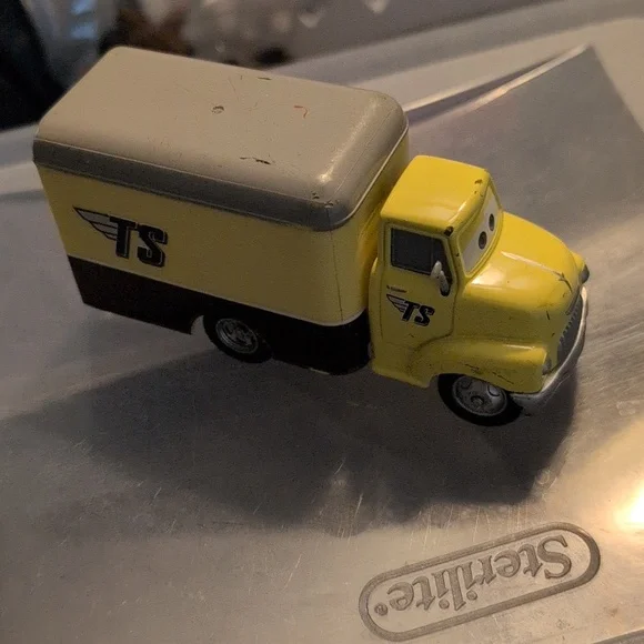 2 Disney Cars Due Cast - Picture 3 of 3